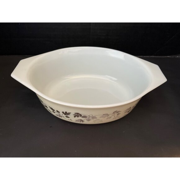 Vintage Pyrex Golden Acorn 1 1/2Qt 1960’s Casserole Baking Dish no.43 - Picture 7 of 7